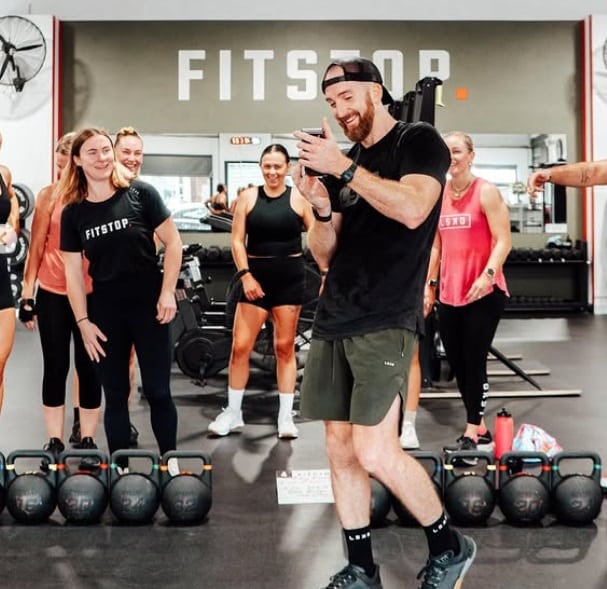 Location-Fitstop-Lift Dynamic Image